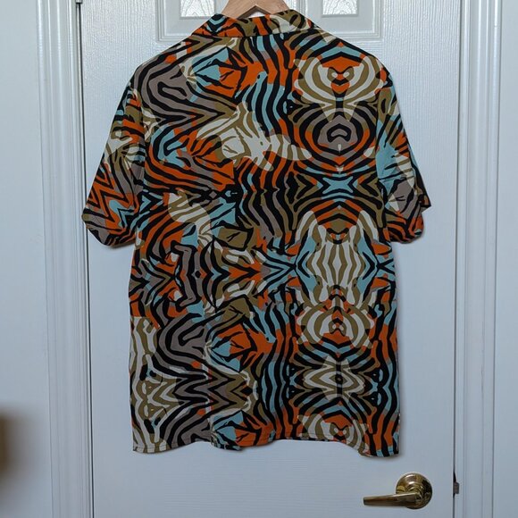 (2 for $25 Send Offer) Multicolor Jungle Print Short Sleeve Shirt - Picture 3 of 3